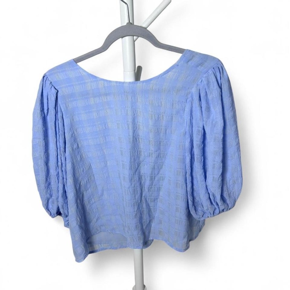 ASTR the label bubble sleeve top size large Blue blouse‎ with tie back detail